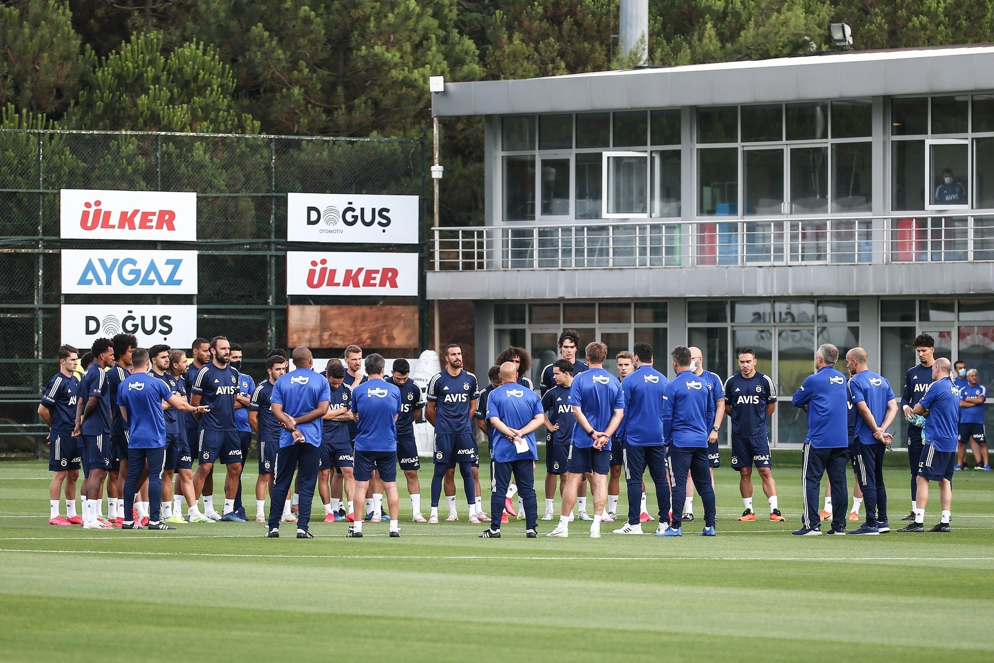 Fenerbahçe'den Galatasaray'ın eski yıldızına kanca