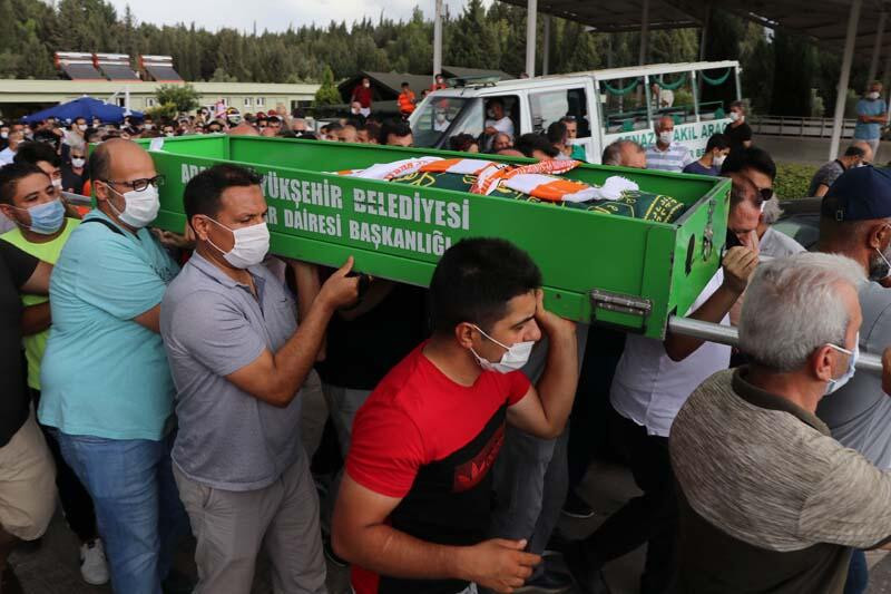 Spor spikeri Emre Gönlüşen son yolculuğuna uğurlandı