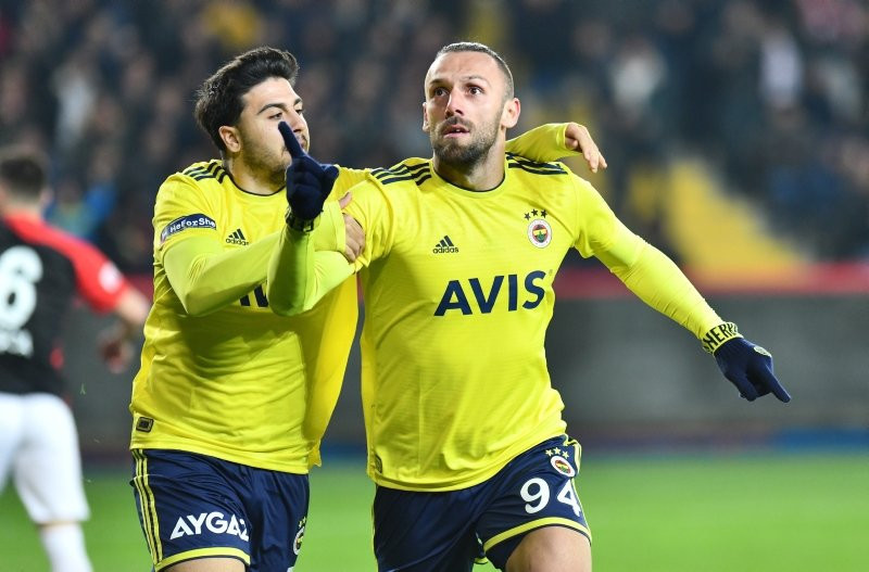 Fenerbahçe'den iki bomba birden