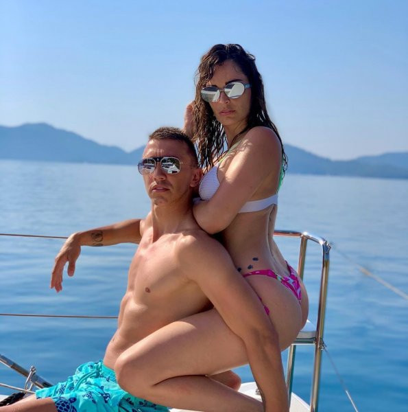 Muslera ve eşi Patricia Callero'nun tatil pozları Instagram'ı salladı