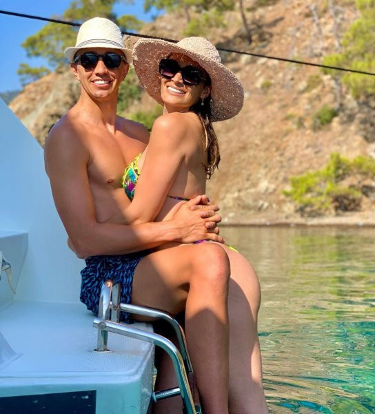 Muslera ve eşi Patricia Callero'nun tatil pozları Instagram'ı salladı