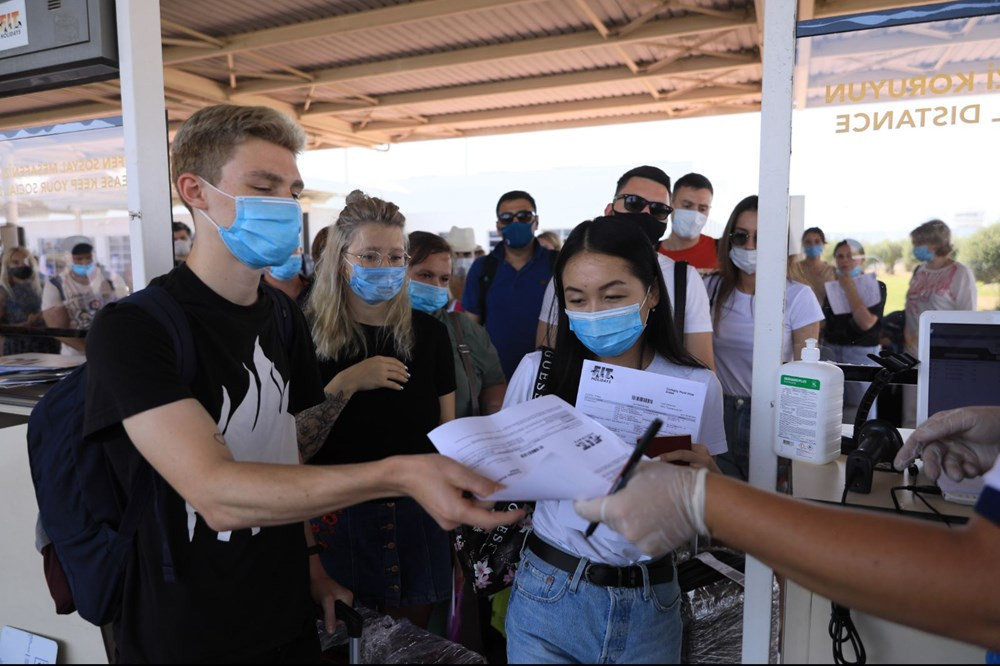 Antalya'ya turist akını! 2 günde 35 bin Rus turist geldi