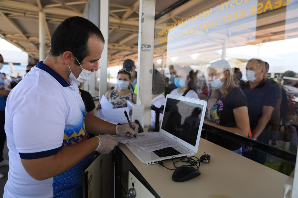 Antalya'ya turist akını! 2 günde 35 bin Rus turist geldi