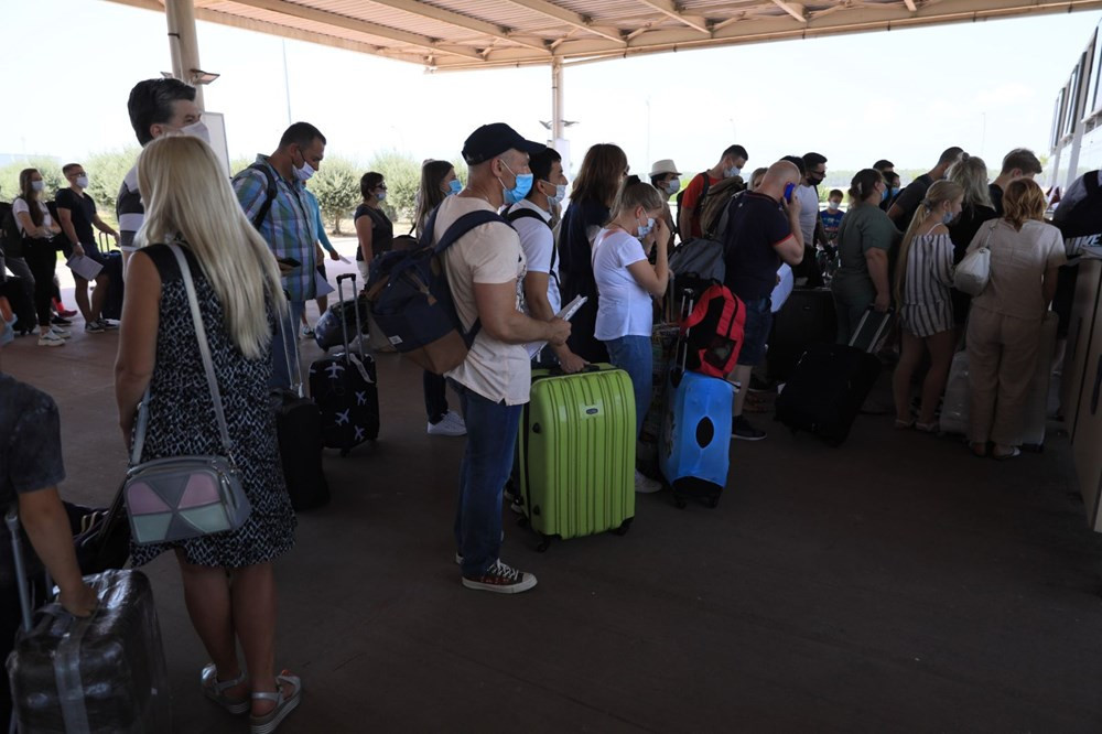 Antalya'ya turist akını! 2 günde 35 bin Rus turist geldi