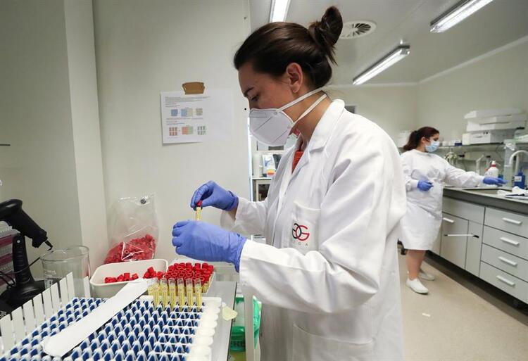 Herkesin aklındaki soru: 7 milyar insan nasıl aşı olacak?