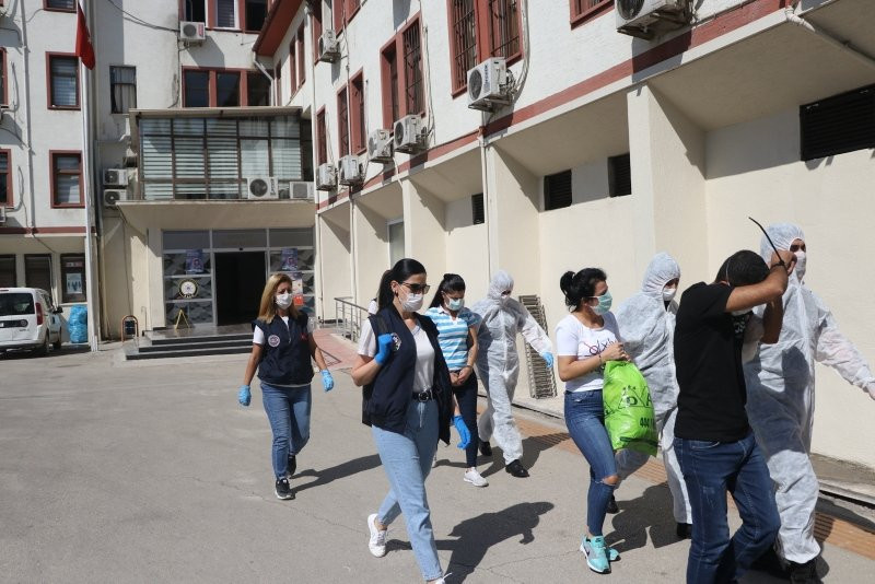 Günübirlik evlere fuhuş operasyonu: 21 gözaltı