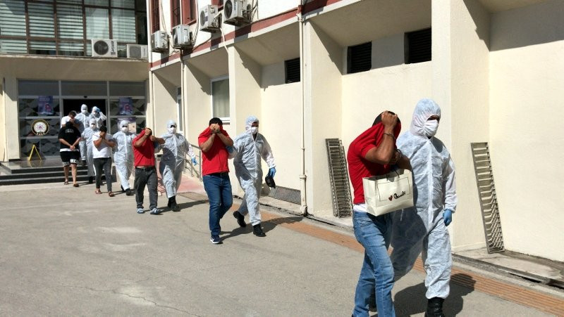 Günübirlik evlere fuhuş operasyonu: 21 gözaltı