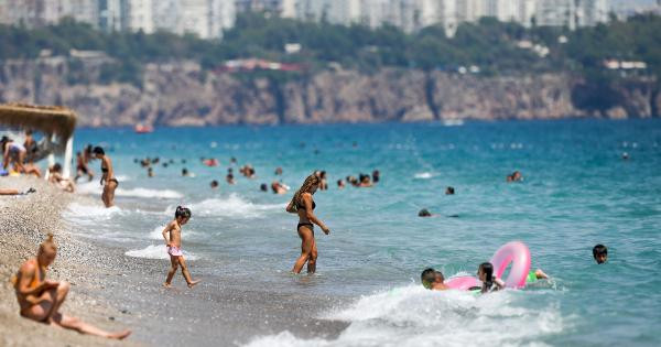 Antalya kavruluyor! Termometreler 40 dereceyi gösterdi