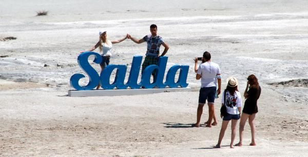 Salda Gölü mayın tarlasına döndü