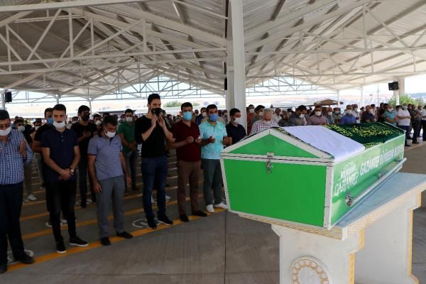 17 yaşındaki Duygu gözyaşlarıyla toprağa verildi