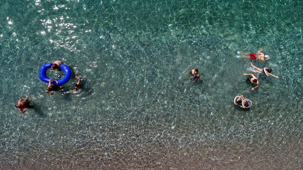 Türkiye'de eşi yok! Van'ın mavi bayraklı plajına tatilci akını - Resim: 2
