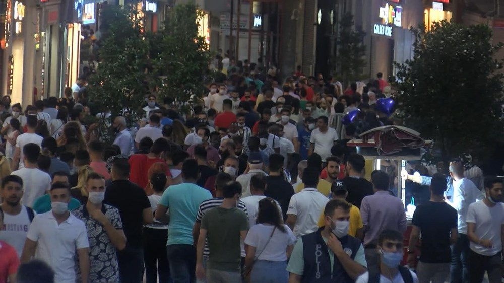 İstiklal Caddesi'nde inanılmaz kalabalık!