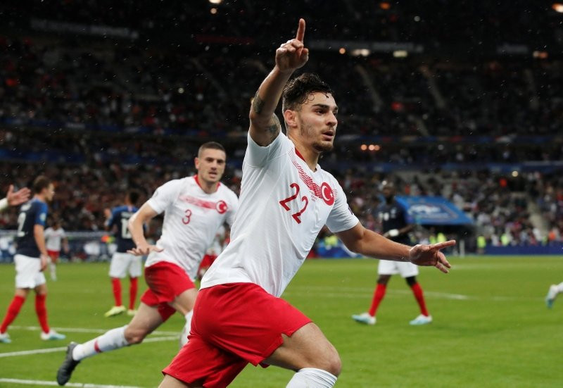 Galatasaray milli yıldızın transferinde ikinci perdeyi açıyor