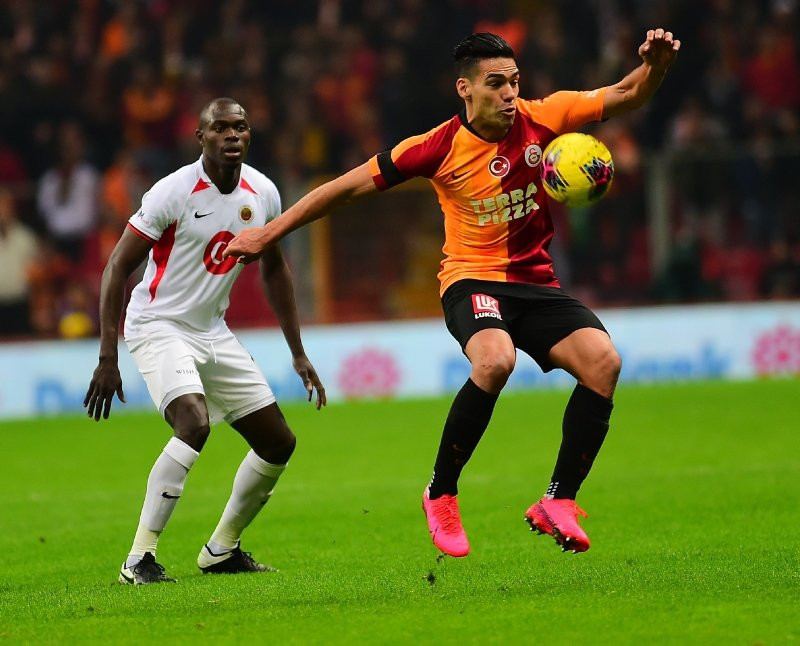 Galatasaray'da Falcao'ya flaş teklif!