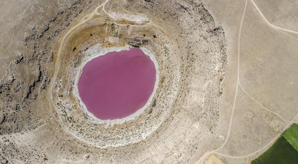 Meyil Obruk Gölü pembe renge büründü