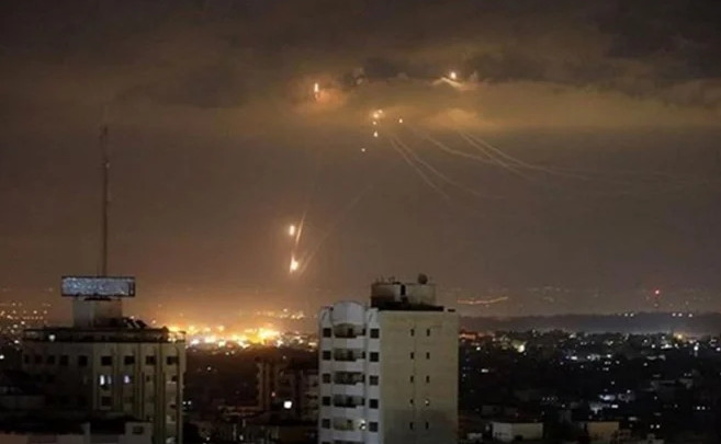 İsrail Gazze'yi bir kez daha vurdu