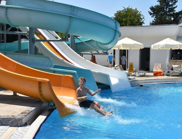 Marmaris eski günlerine geri döndü! Plajlar, sahiller tıklım tıklım! - Resim: 4