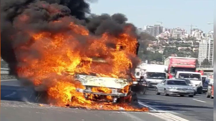 TEM'de korku dolu anlar! Kamyonet alev topuna döndü!