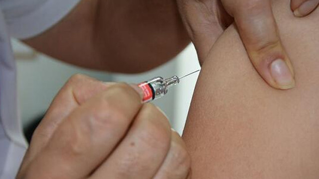 Bilim Kurulu Üyesi Kara'dan grip aşısı açıklaması