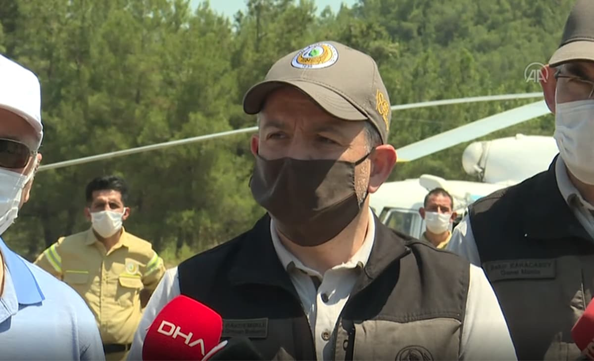 Bakan Pakdemirli: İzmir'deki yangınla ilgili 1 kişi gözaltına alındı