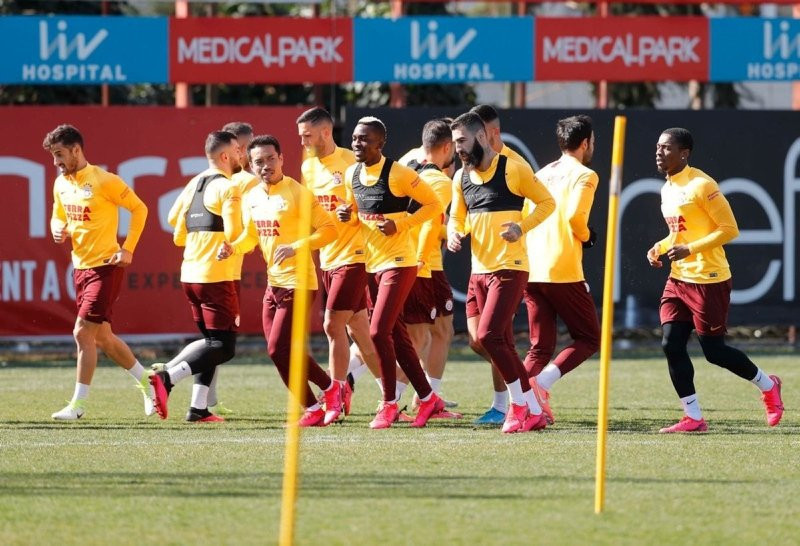 Galatasaray'da 2 flaş ayrılık!