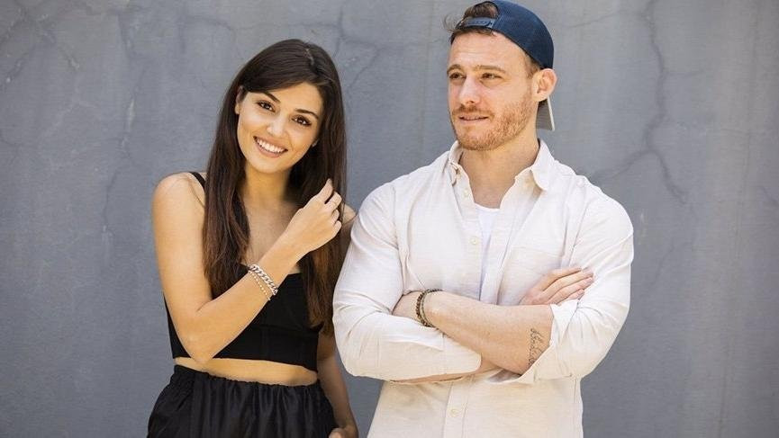 Hande Erçel’le aşk yaşadığı iddia edilen Kerem Bürsin fotoğrafıyla şaşırttı!