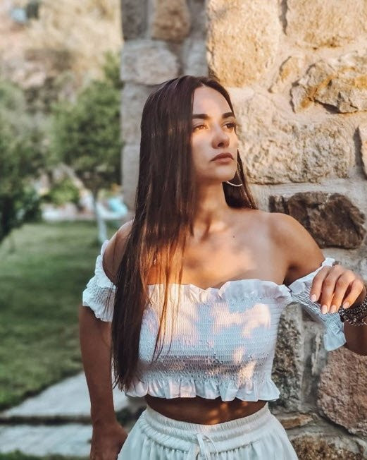 Hande Soral’ın yeni imajına beğeni yağdı