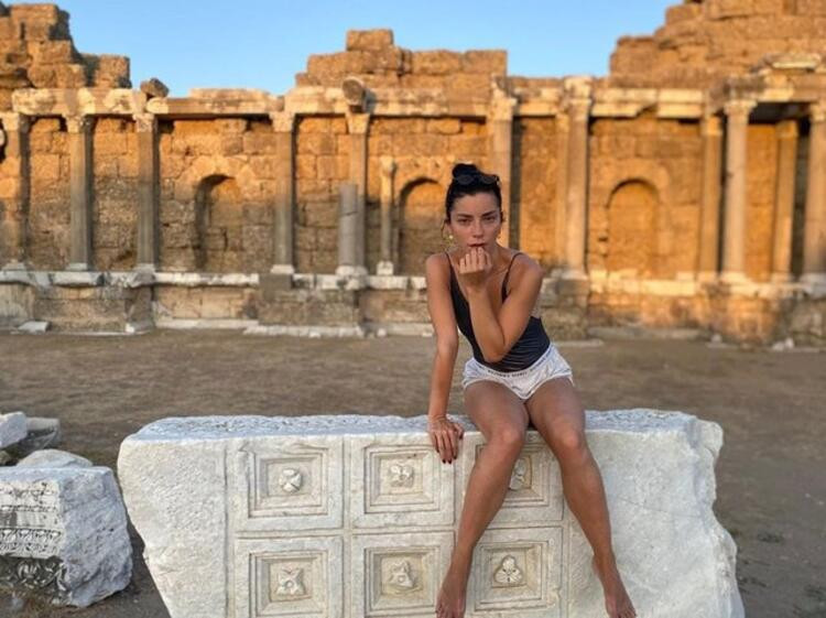 Merve Boluğur, ''taşın üstüne taş oturdu'' dedi ortalık karıştı