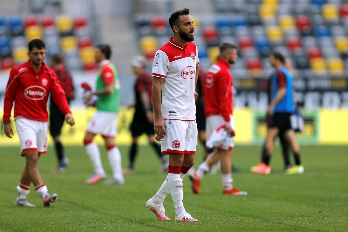 Emre Belözoğlu'dan 6 transfer daha