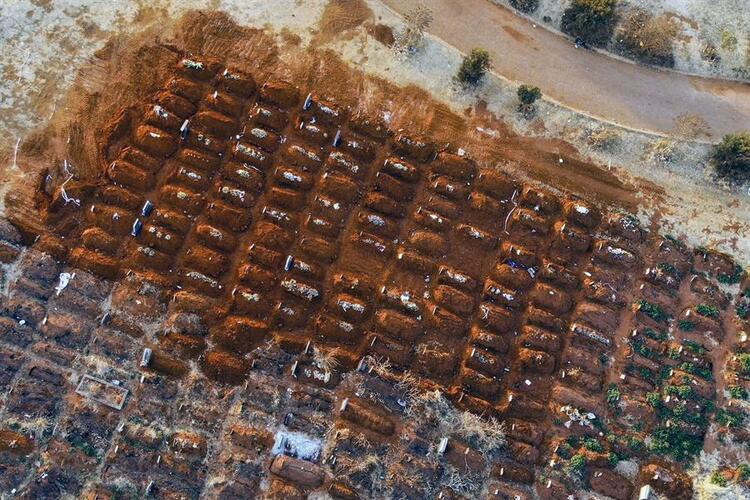 Tüyler ürperten görüntüler! Binlerce yeni mezar kazıldı