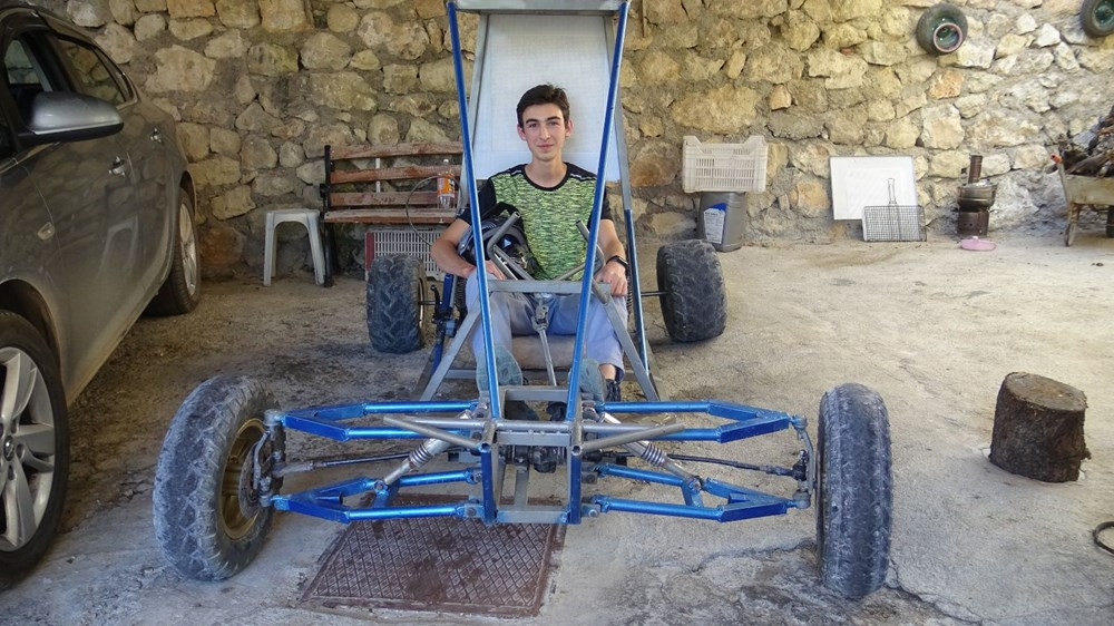 Karaman'da 18 yaşındaki genç ''buggy'' araba yaptı