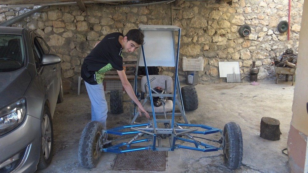 Karaman'da 18 yaşındaki genç ''buggy'' araba yaptı