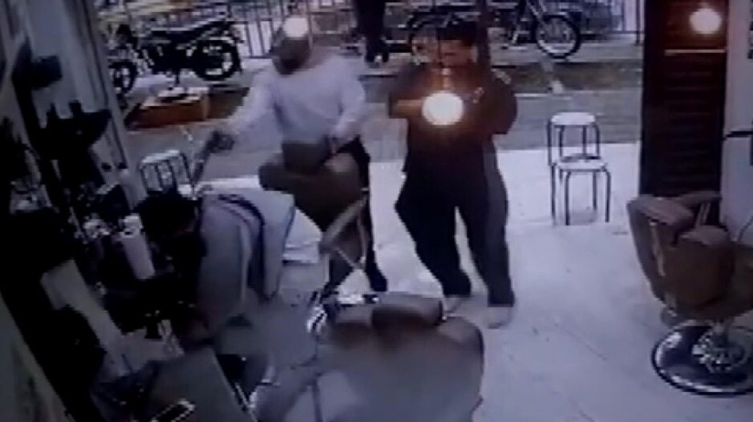 Korku filmi gibi: Berber koltuğunda infaz kamerada! 