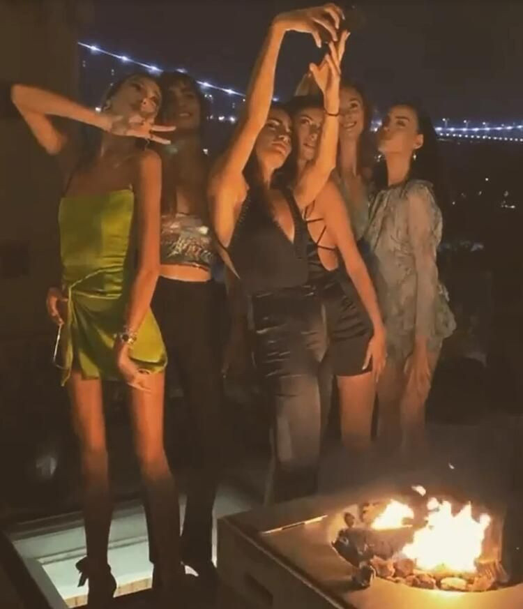 Tepkilere rağmen Şevval Şahin'den Boğaz’da 21. yaş partisi!