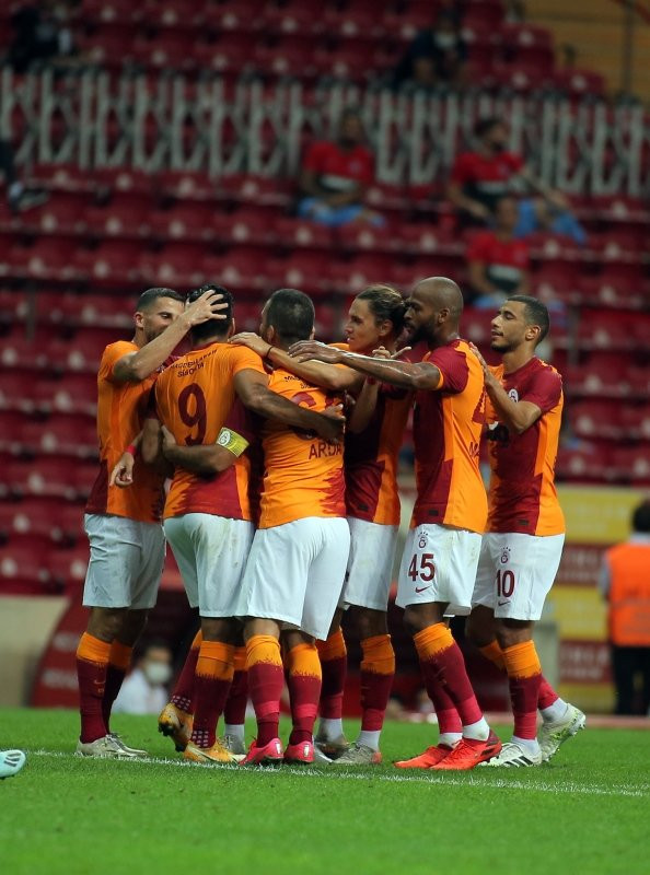 Galatasaray'da transferde dev tasarruf