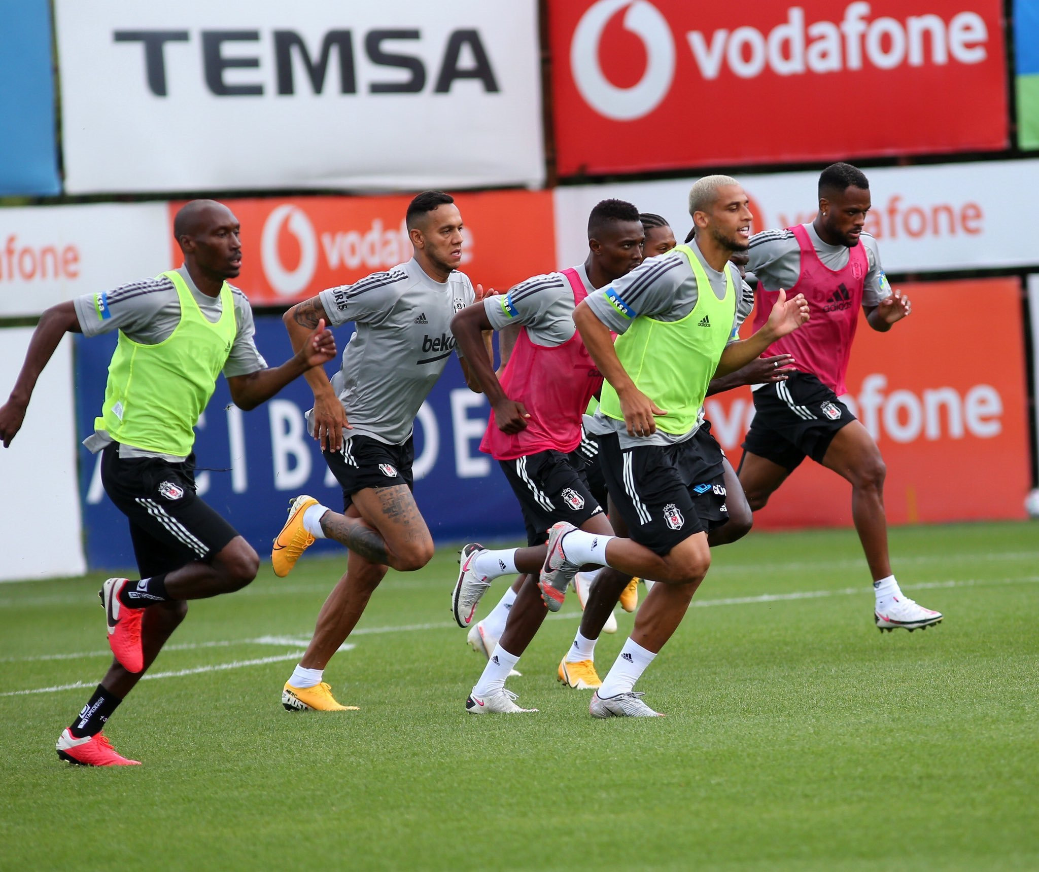 Josef de Souza Beşiktaş'la ilk çalışmasını yaptı