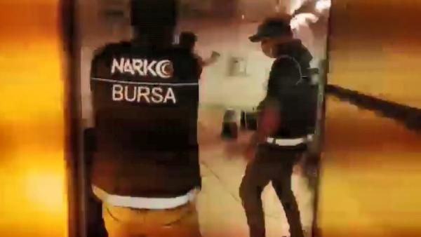 Uyuşturucu serasına dönüştürülen fabrikaya baskın
