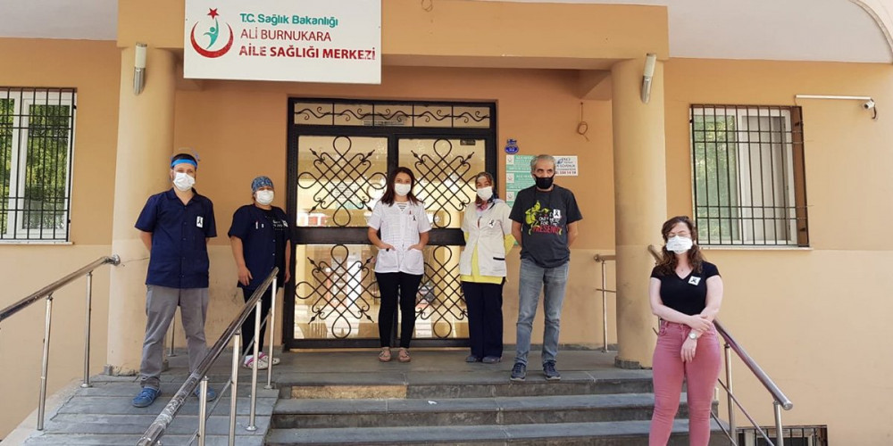 Bahçeli ''kapatılmalı'' demişti, sağlık çalışanları siyah kurdele taktı