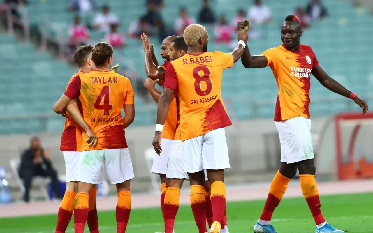 Galatasaray, Türkiye tarihine geçti