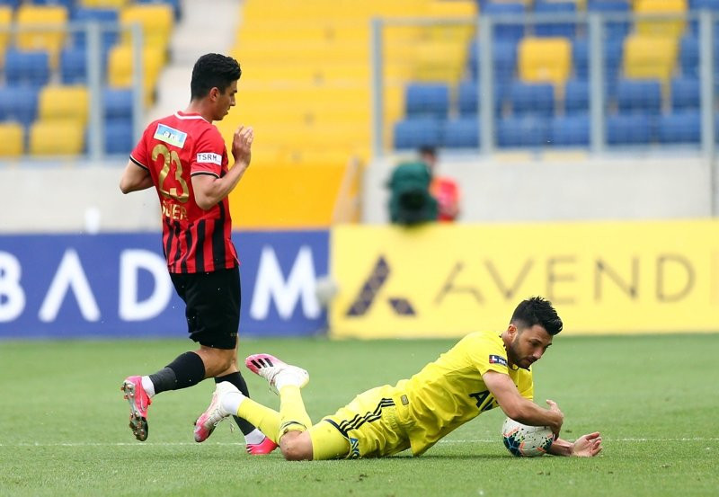 Tolgay Arslan İtalya'da gündeme oturdu