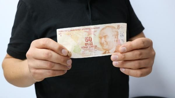Hatalı basılan banknota 50 bin TL istiyor