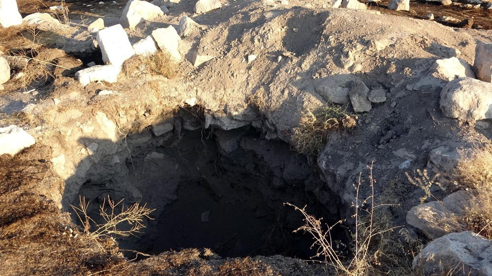 5 bin yıllık mezarda hazine talanı