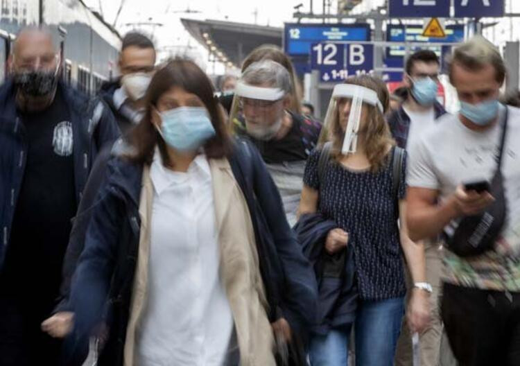 Resmen skandal! Koronalı olabileceğini bilerek barlarda gezdi