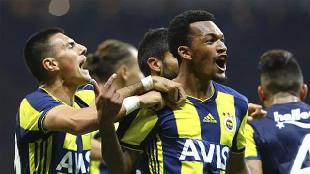 Fenerbahçe'de şoke eden ayrılık! KAP'a bildirdi