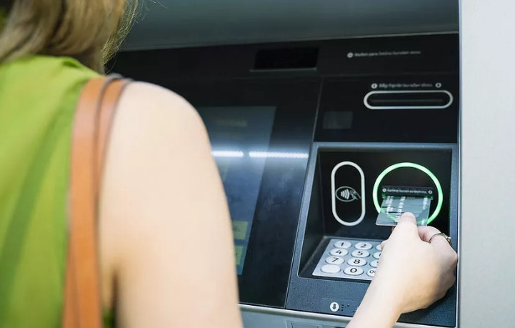 Bankamatik sapığına suç üstü!