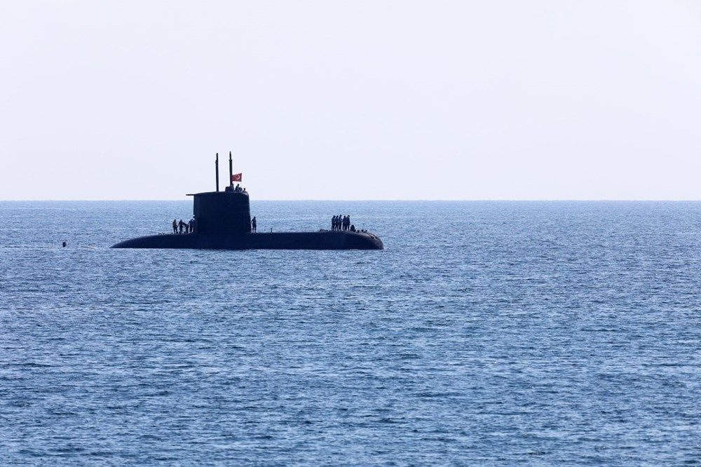 Konyaaltı Sahili'nde görülen denizaltı şaşkınlığı
