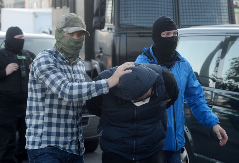 Belarus'ta sular durulmuyor! Yüzlerce gözaltı var
