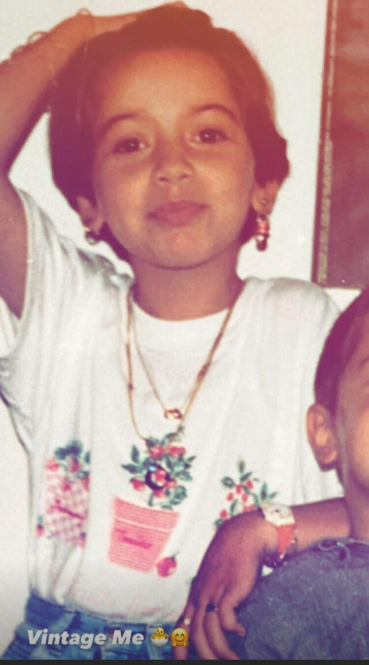 Hadise çocukluk ''nostaljik ben'' notuyla paylaştı