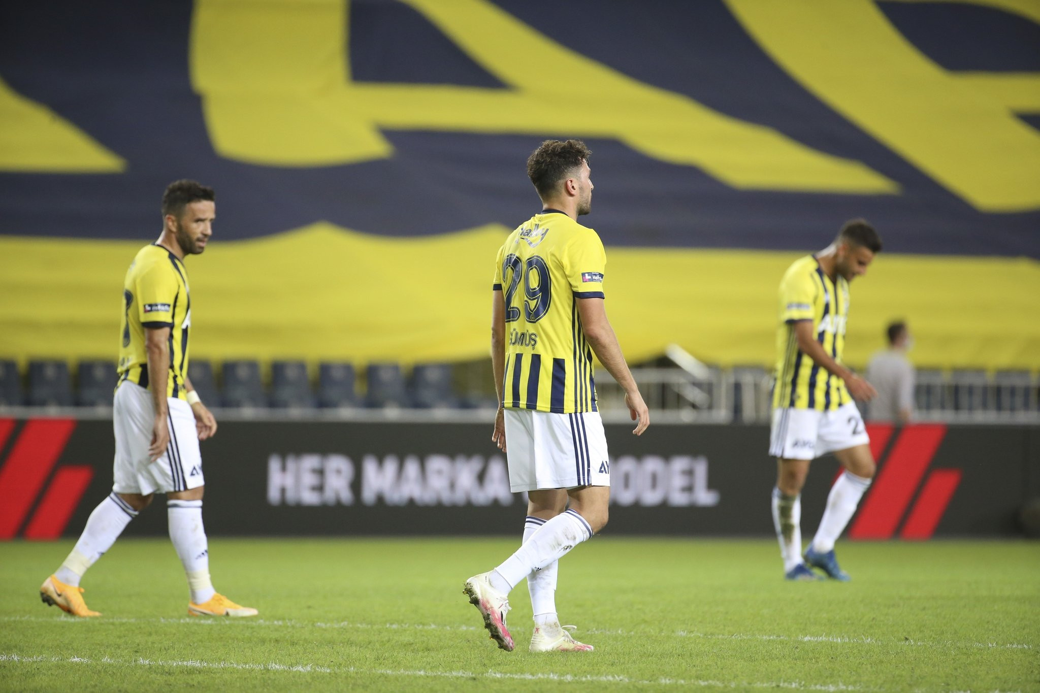 Fenerbahçe'de 2 ayrılık birden