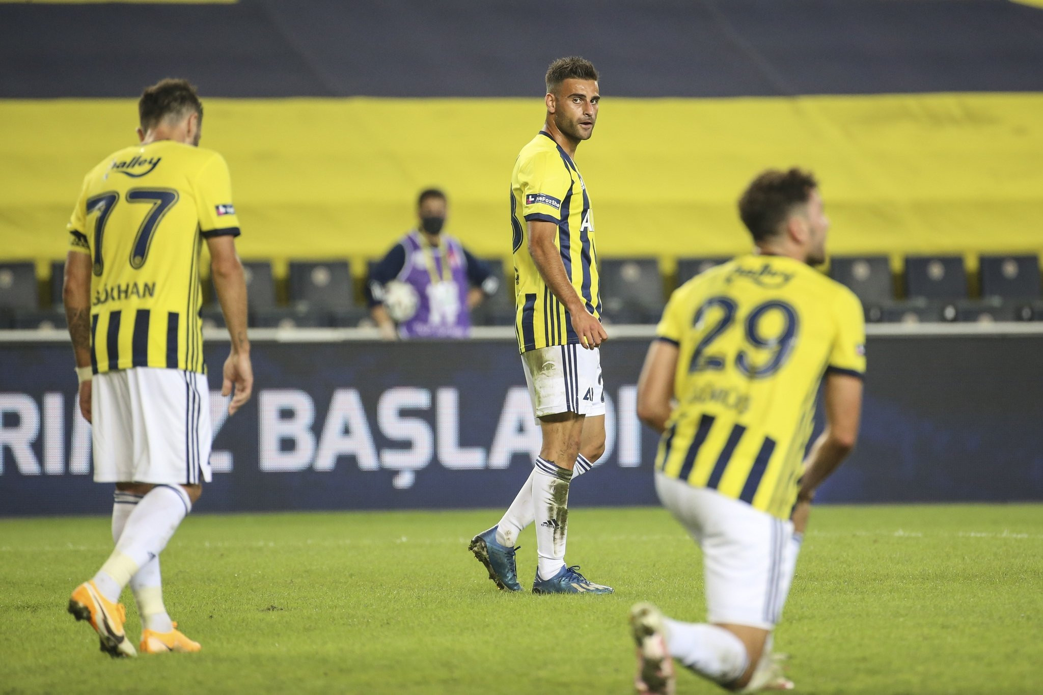 Fenerbahçe'de 2 ayrılık birden